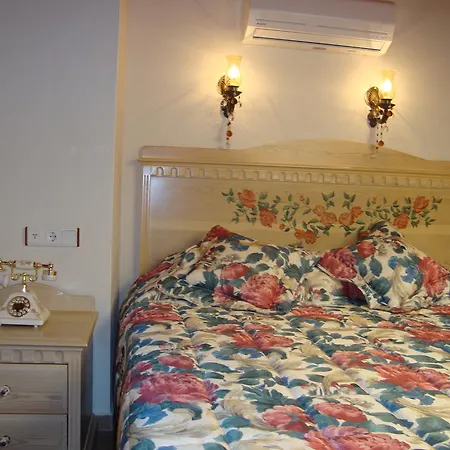 Hotell Tuncel Efe 4*